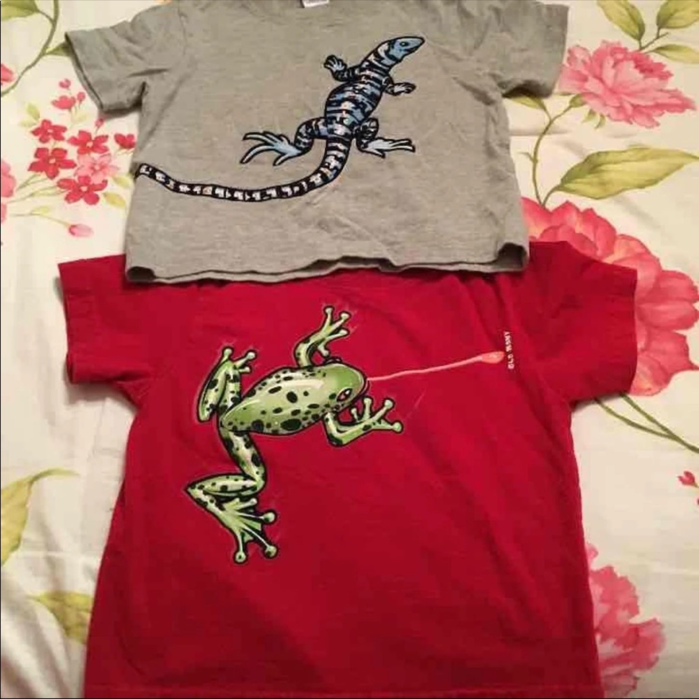 Boys set of 2 old navy T-shirts size 12-18 months